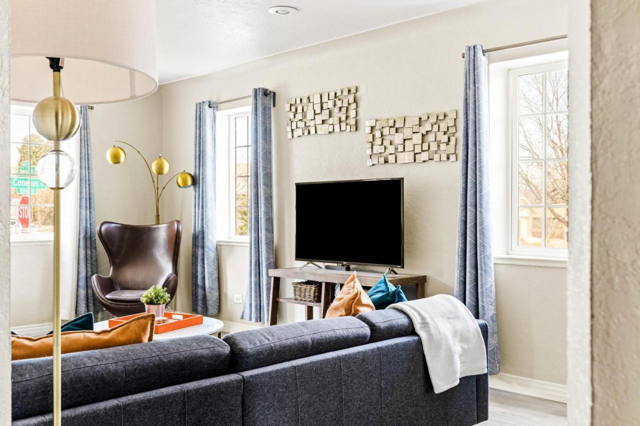 Stylish City Retreat - King Beds - Walk To Sloans Lake 덴버 외부 사진
