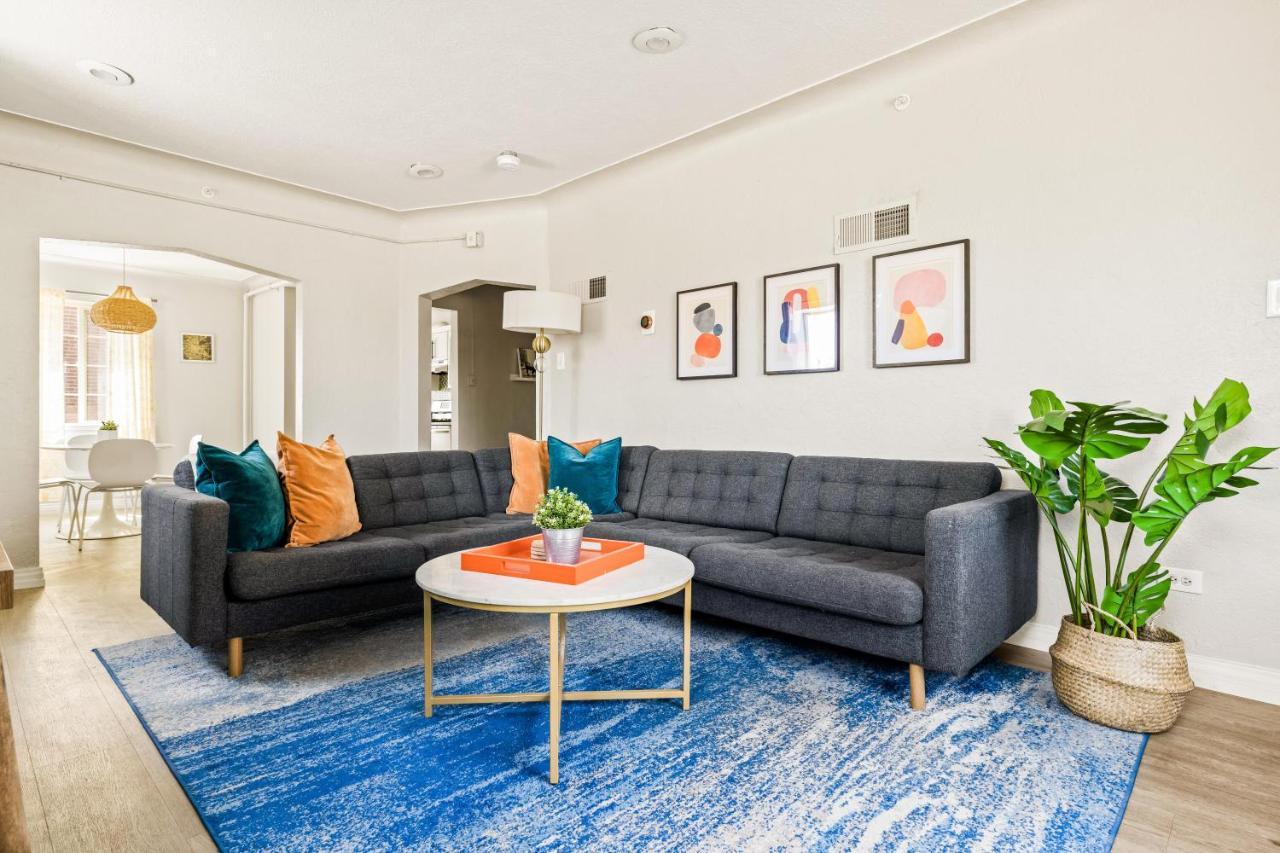 Stylish City Retreat - King Beds - Walk To Sloans Lake 덴버 외부 사진