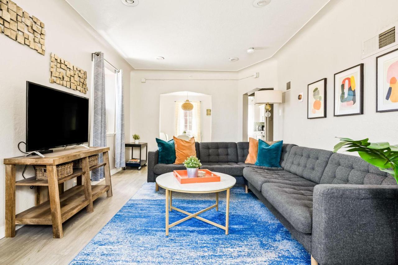 Stylish City Retreat - King Beds - Walk To Sloans Lake 덴버 외부 사진