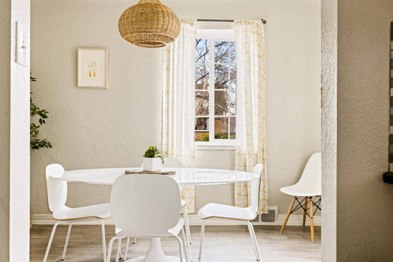 Stylish City Retreat - King Beds - Walk To Sloans Lake 덴버 외부 사진